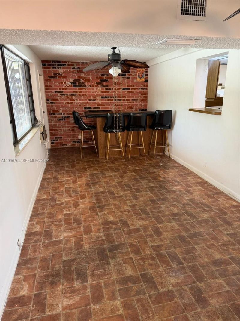 1185 W 32nd St, Hialeah, FL 33012 Photo