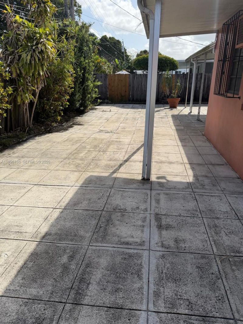 1185 W 32nd St, Hialeah, FL 33012 Photo