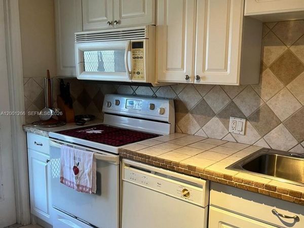 3200 N Palm Aire Dr, Unit 407, Pompano Beach, FL 33069