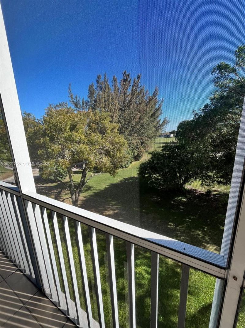 3200 N Palm Aire Dr, Unit 407, Pompano Beach, FL 33069 Photo