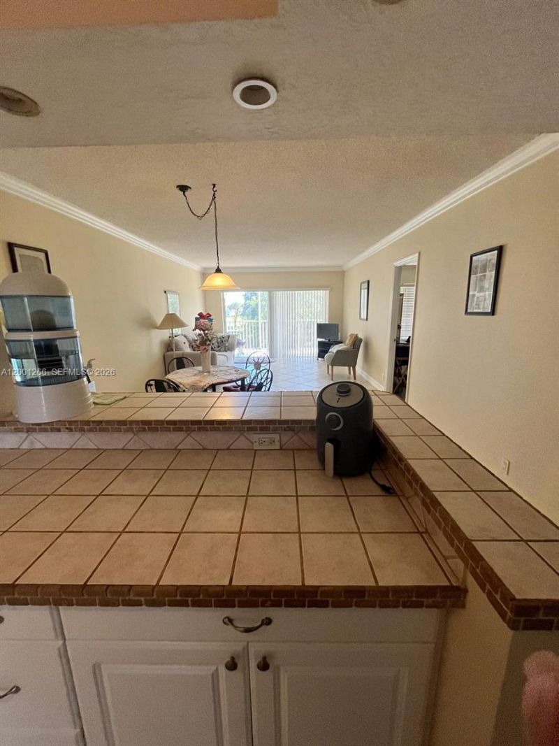 3200 N Palm Aire Dr, Unit 407, Pompano Beach, FL 33069 Photo