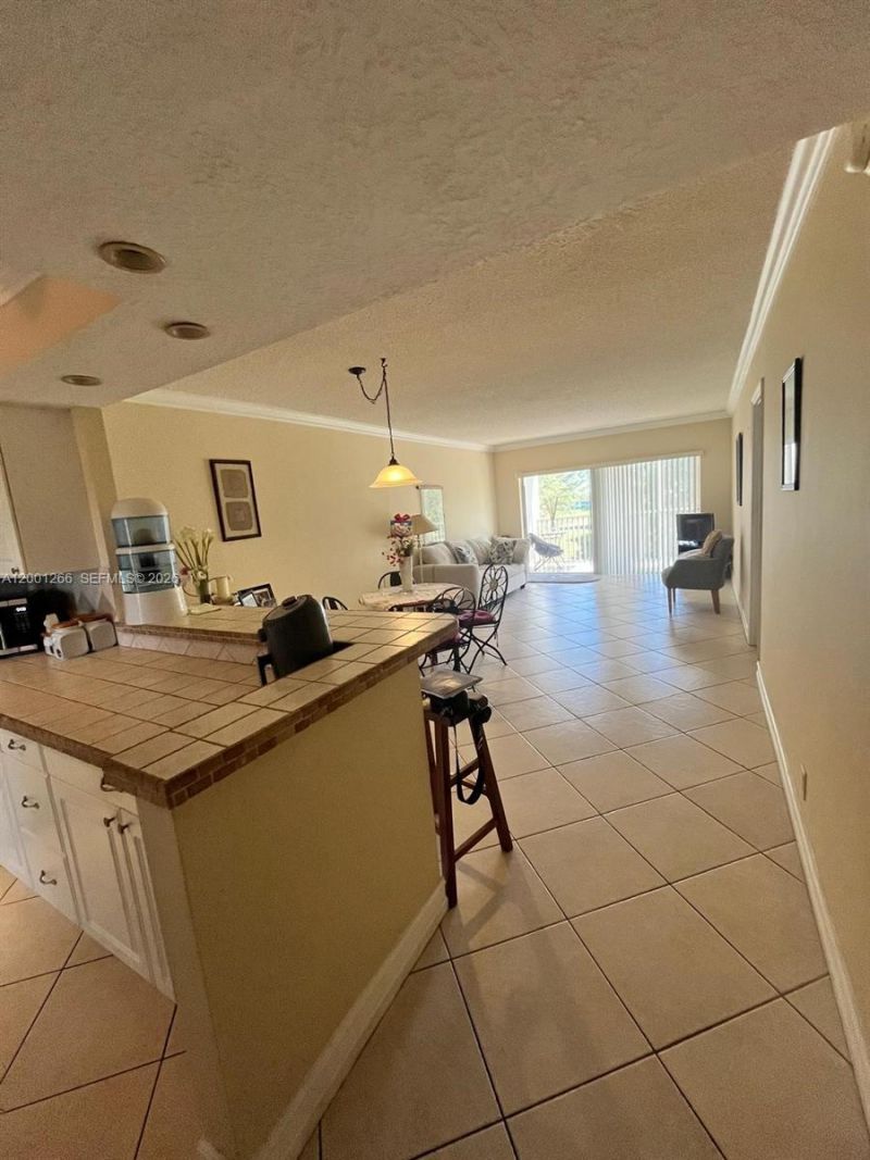 3200 N Palm Aire Dr, Unit 407, Pompano Beach, FL 33069 Photo