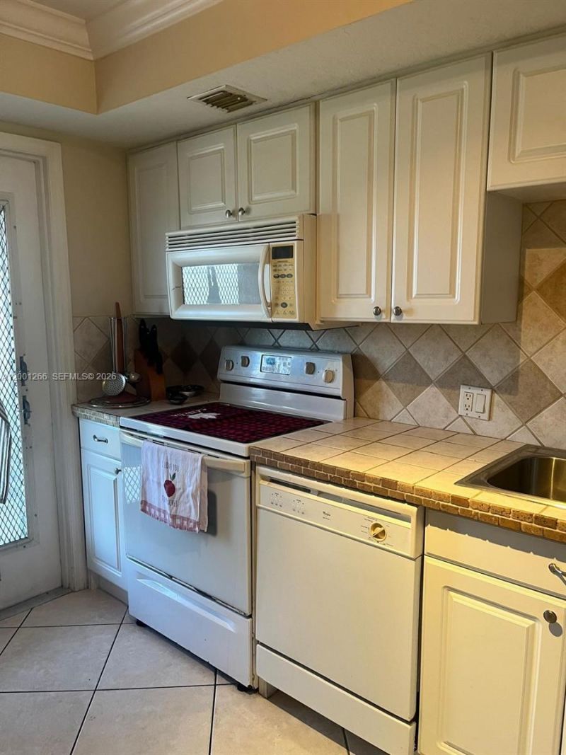 3200 N Palm Aire Dr, Unit 407, Pompano Beach, FL 33069 Photo