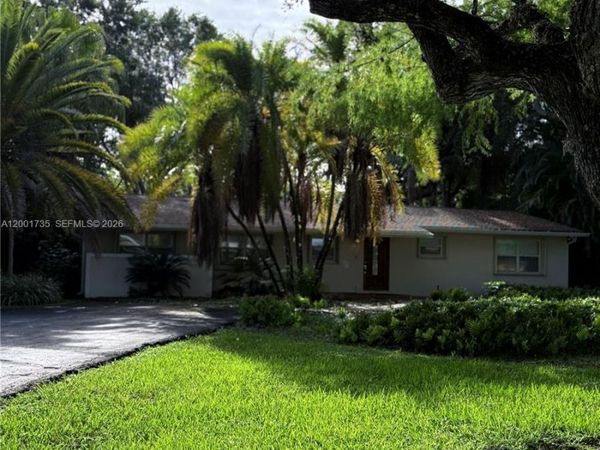 11401 SW 102nd Ave , Miami, FL 33176