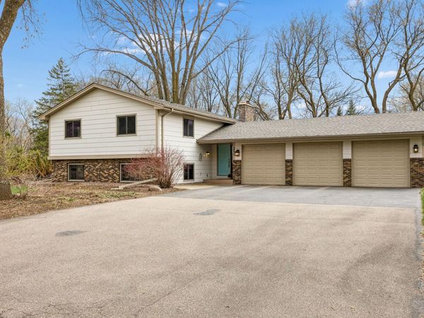 3930 Glendale Drive, Chanhassen, MN 55331