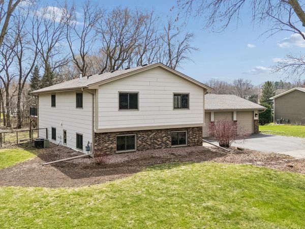 3930 Glendale Drive, Chanhassen, MN 55331