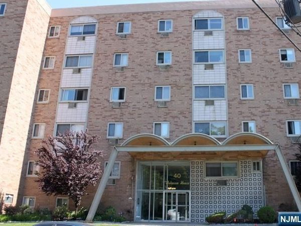 40 Zabriskie Street, HACKENSACK, NJ 07601