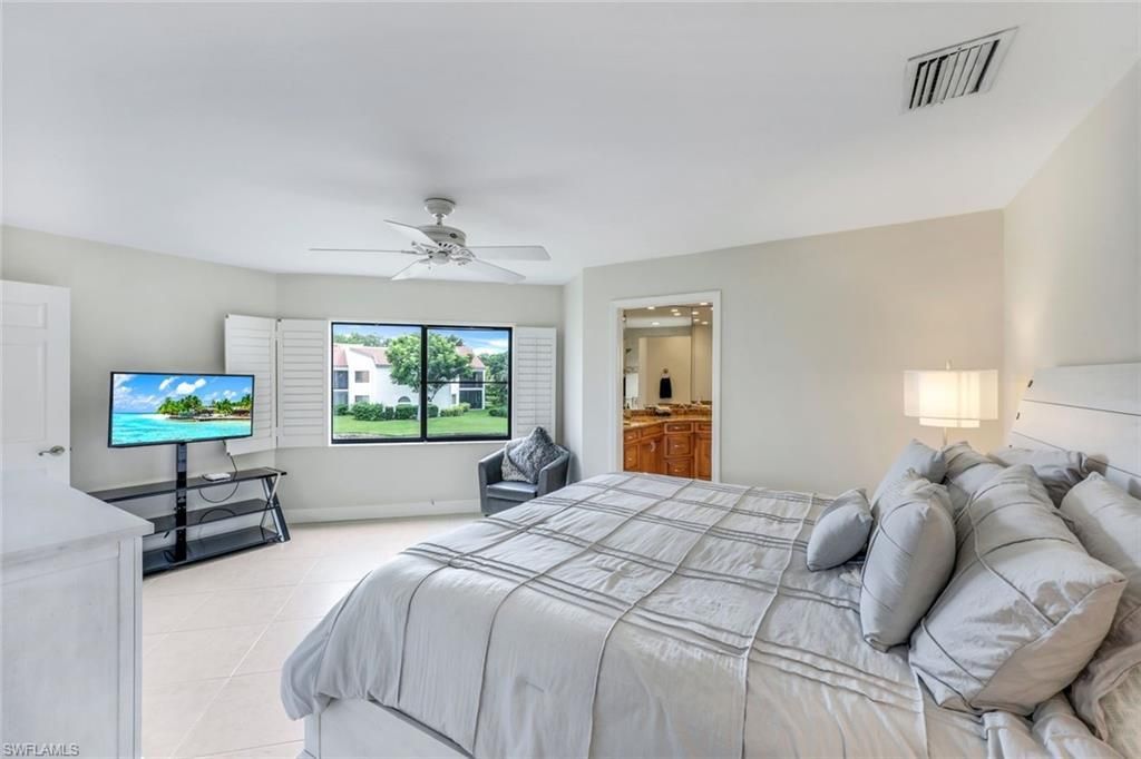 631 Beachwalk Cir, Unit F204, Naples, FL 34108 Photo