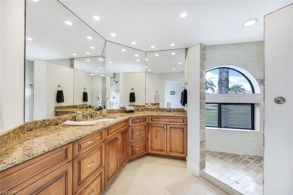 631 Beachwalk Cir, Unit F204, Naples, FL 34108 Photo