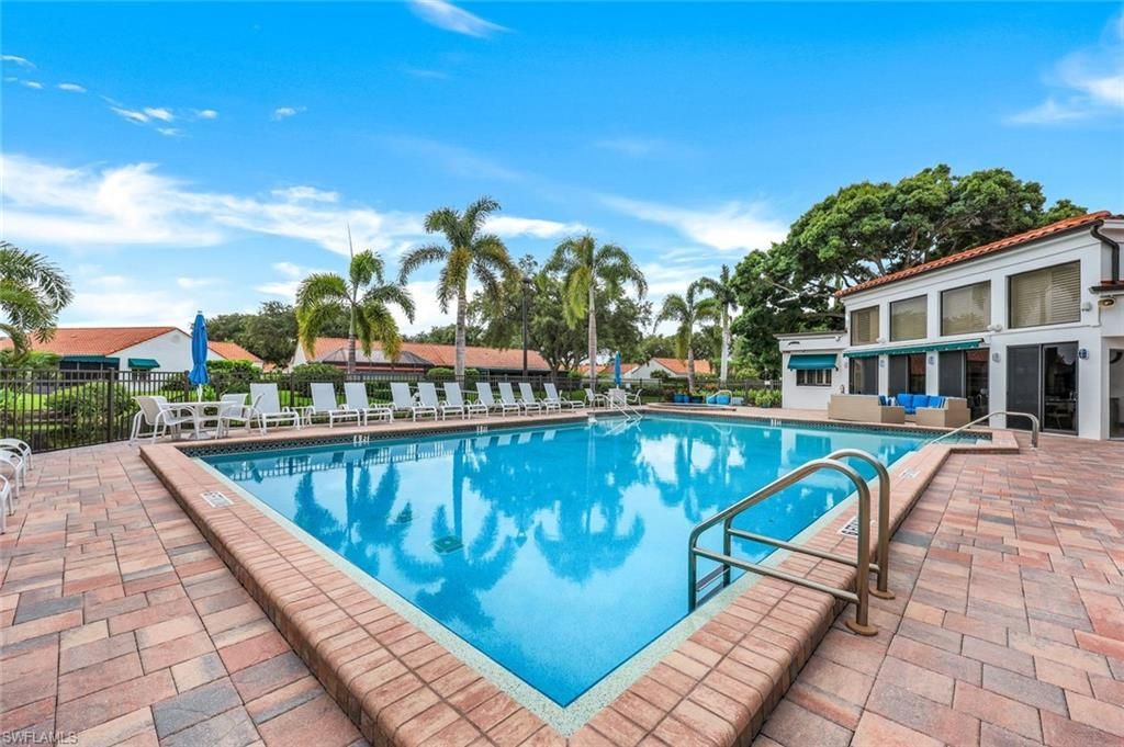 631 Beachwalk Cir, Unit F204, Naples, FL 34108 Photo