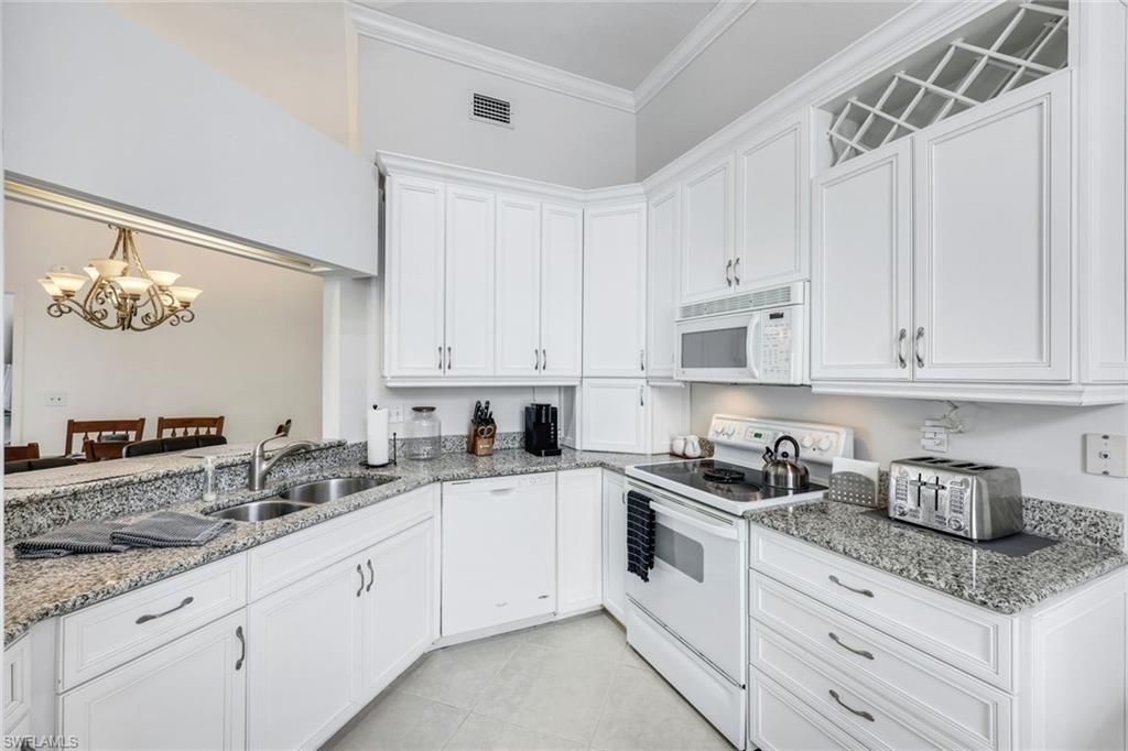 631 Beachwalk Cir, Unit F204, Naples, FL 34108 Photo