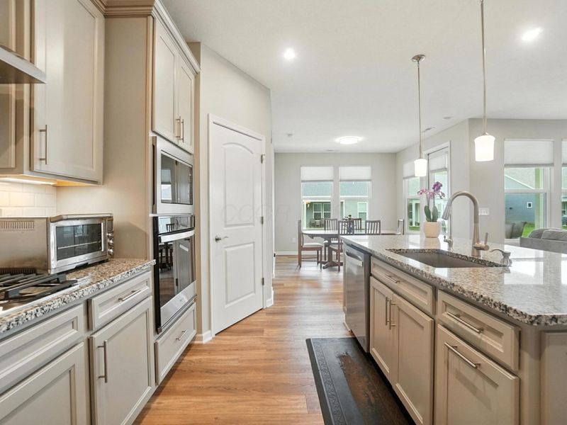 1756 Zucchina Drive , Hilliard, OH 43026 Photo 8