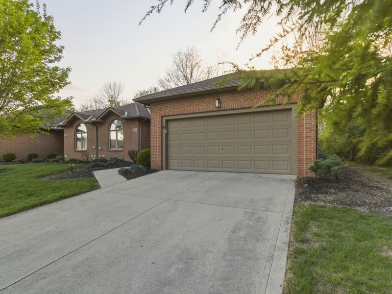 4981 Birch Grove Drive, Groveport, OH 43125 Photo 3