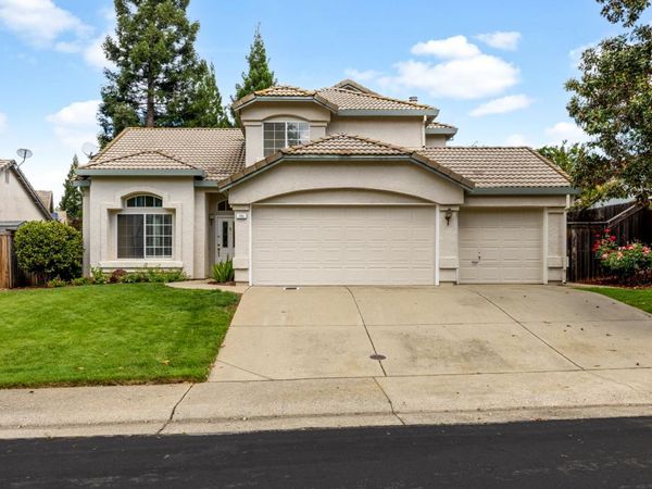 160 Hopfield Dr, Folsom, CA 95630