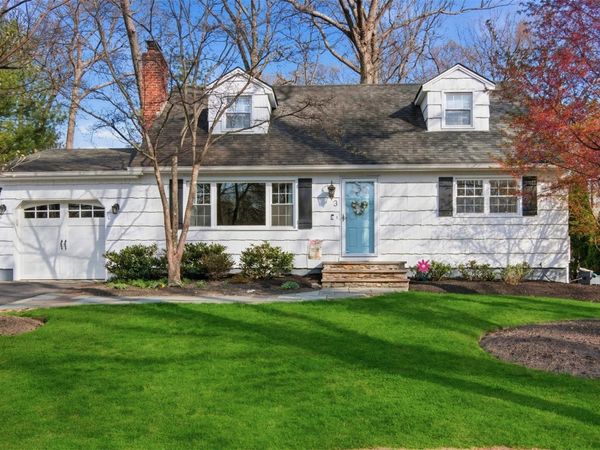 3 Triangle Drive, Setauket, NY 11733