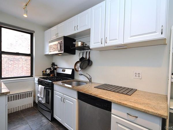 142 Garth Road , Unit 1A, Scarsdale, NY 10583