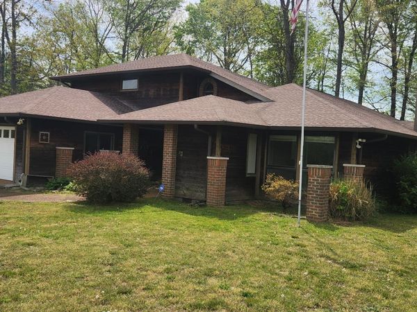 1212 Rosewood Dr , Centerville, TN 37033