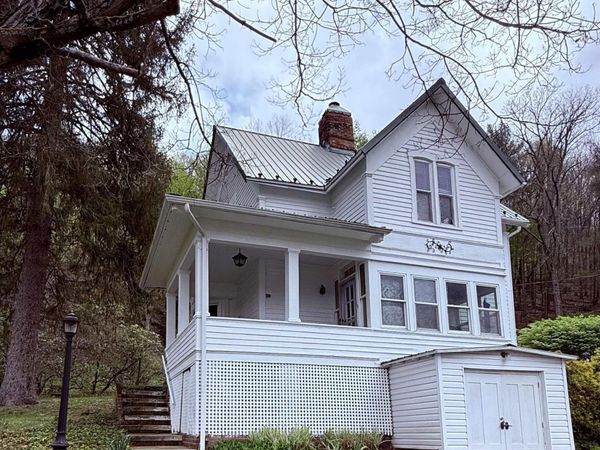 97 S High Street, Philippi, WV 26416