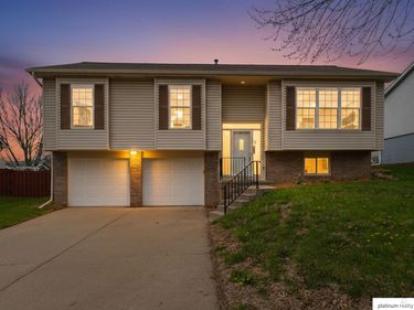 8818 N 82 Avenue, Omaha, NE 68122