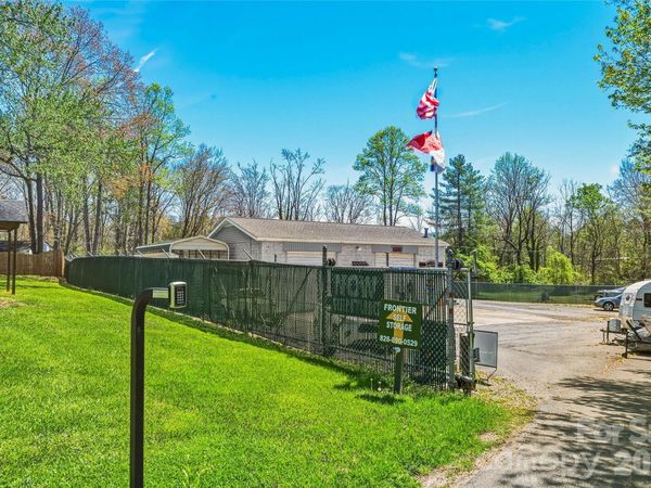 130 Oakland Hill Drive, Etowah, NC 28729