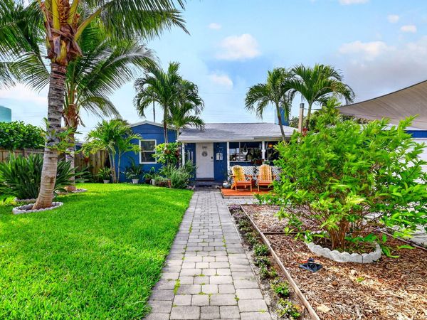 1010 Churchill Circle S, West Palm Beach, FL 33405