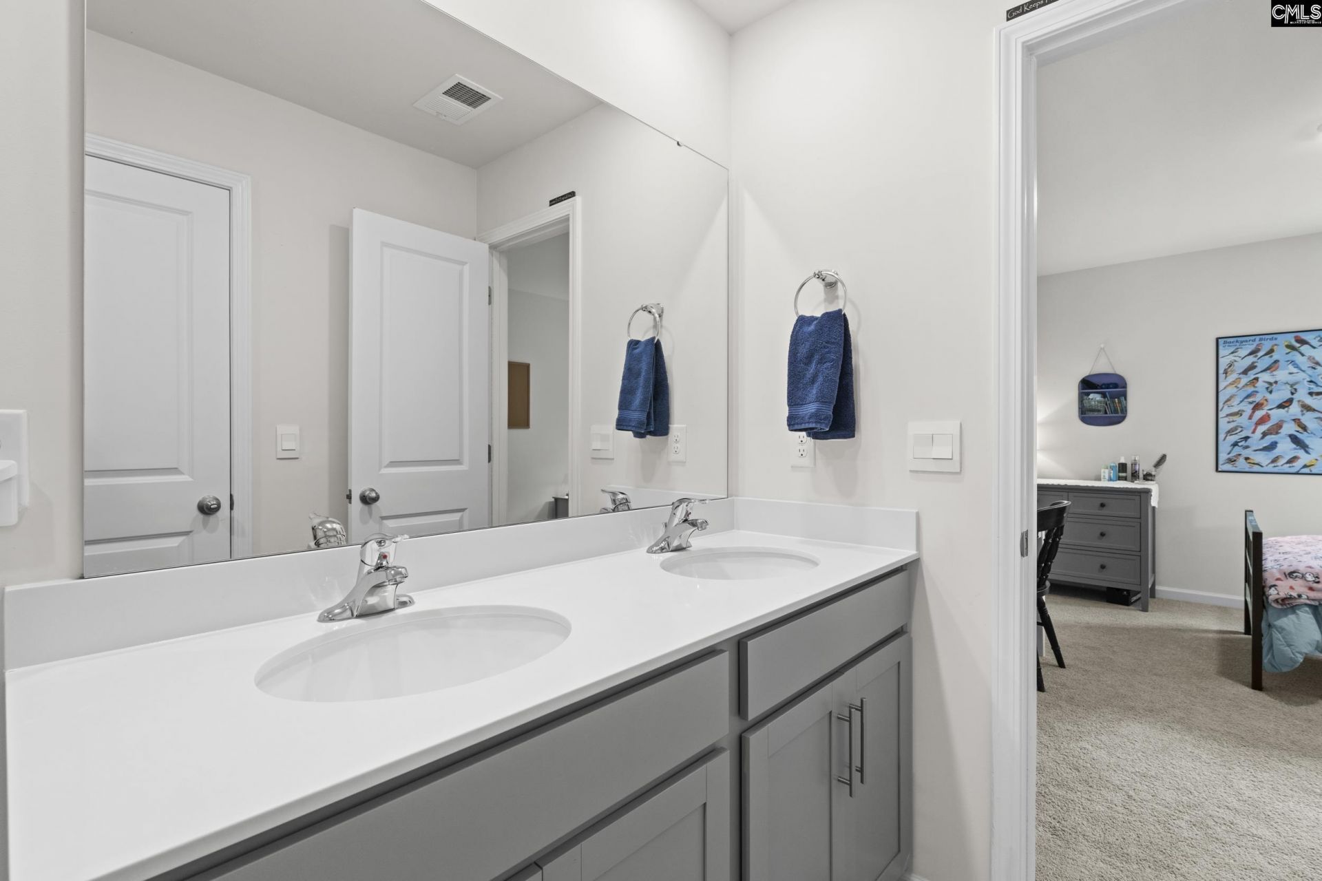 258 Carrington Drive Photo 32