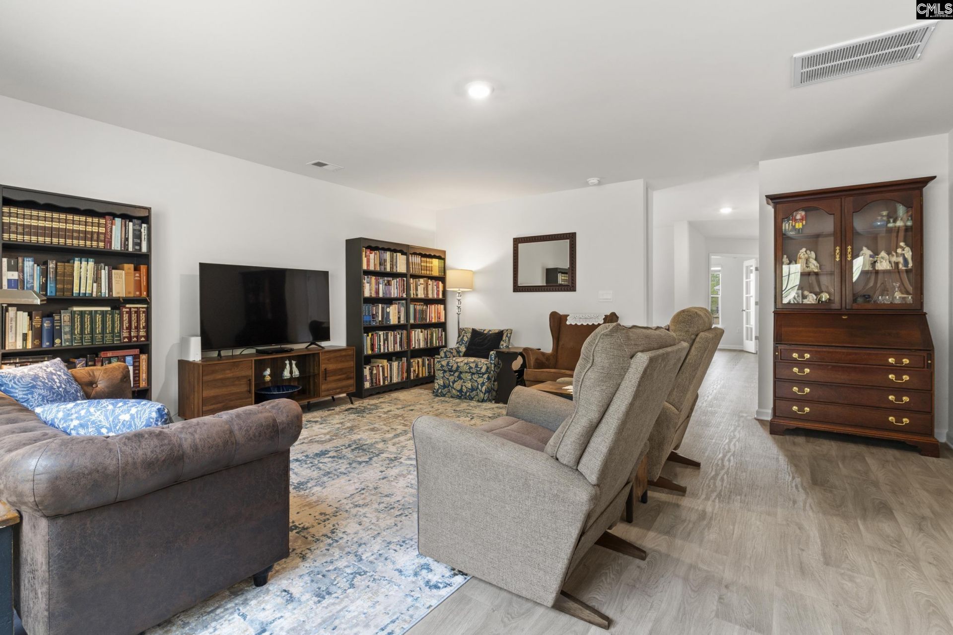 258 Carrington Drive Photo 8