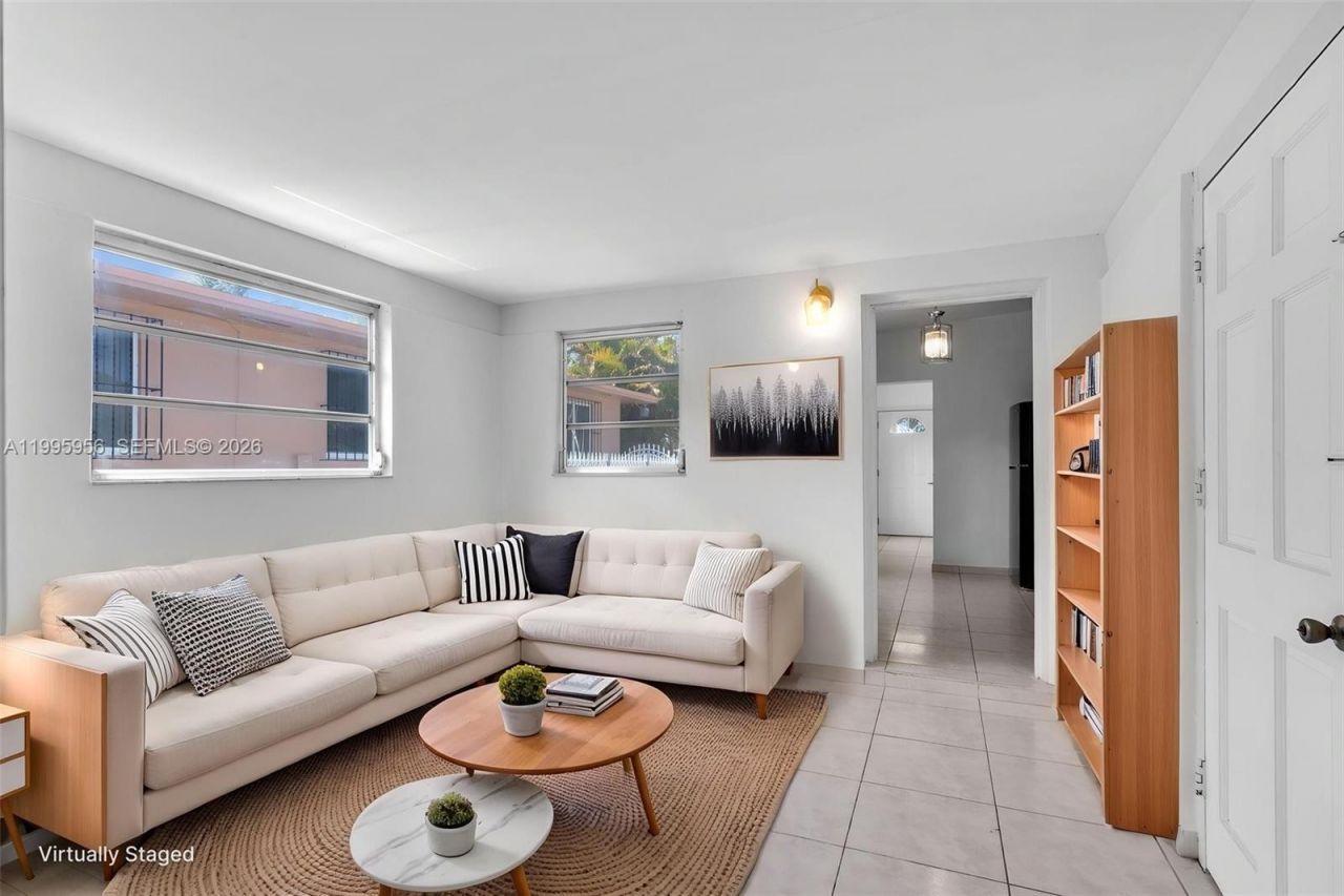 670 E 45th St, Hialeah, FL 33013 Photo