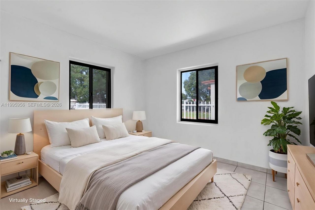 670 E 45th St, Hialeah, FL 33013 Photo