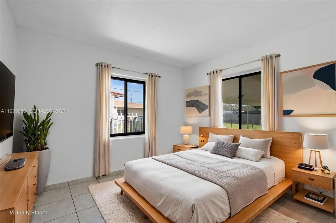 670 E 45th St, Hialeah, FL 33013 Photo