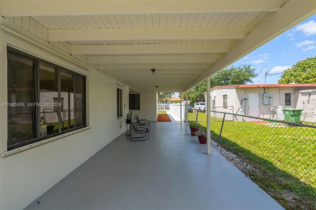 670 E 45th St, Hialeah, FL 33013 Photo