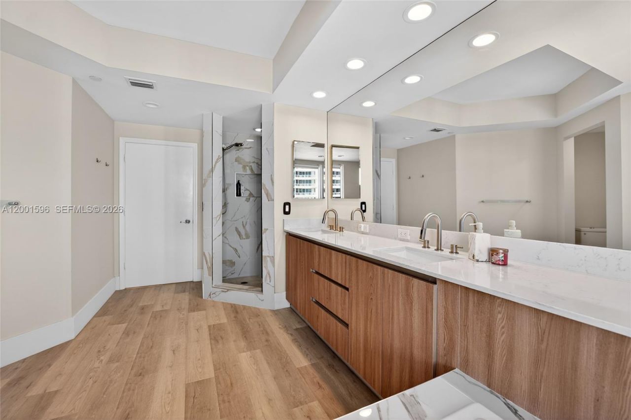 21050 Point Pl, Unit 2301, Aventura, FL 33180 Photo