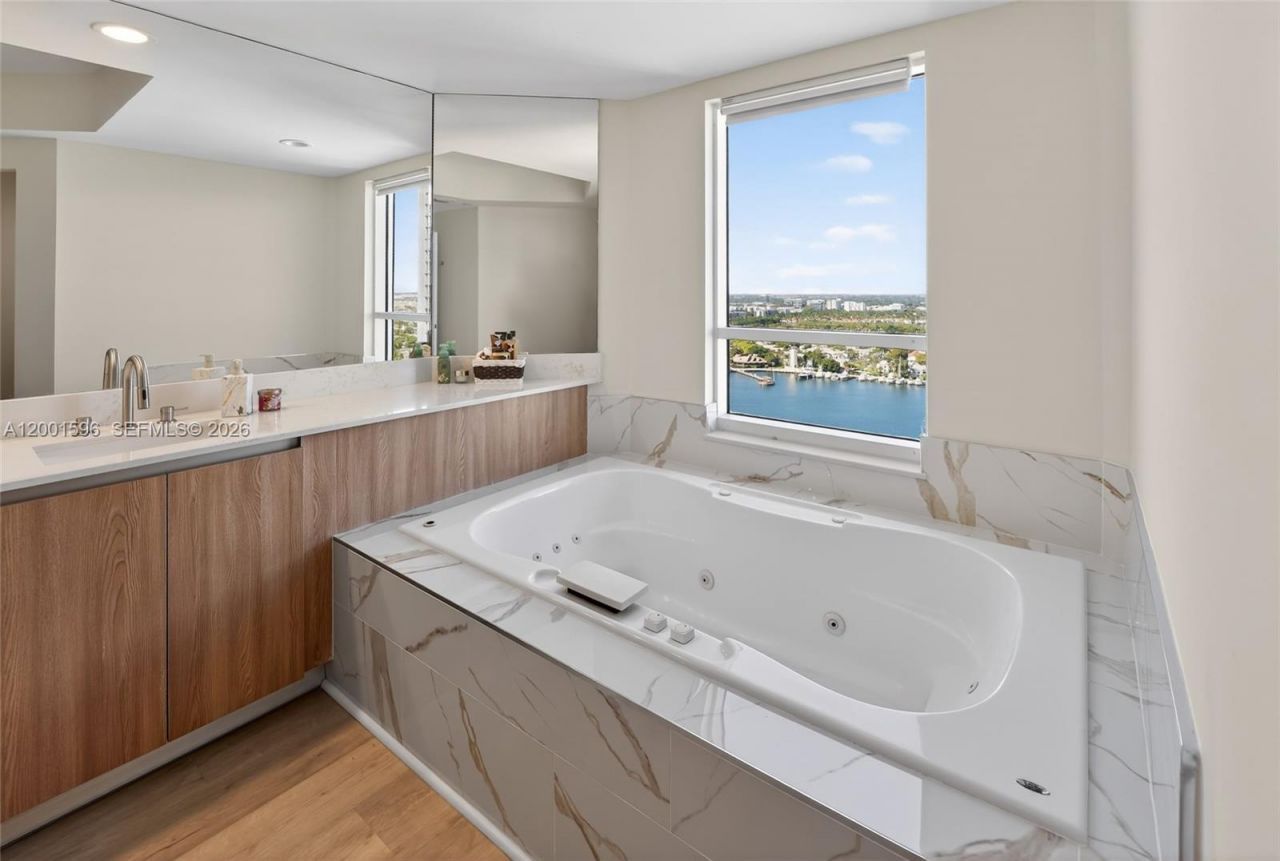 21050 Point Pl, Unit 2301, Aventura, FL 33180 Photo