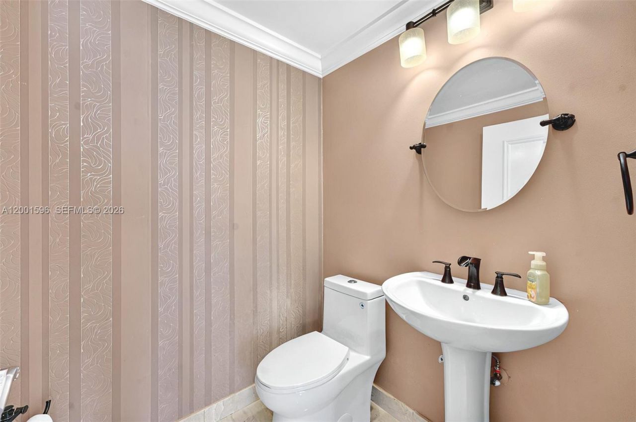 21050 Point Pl, Unit 2301, Aventura, FL 33180 Photo