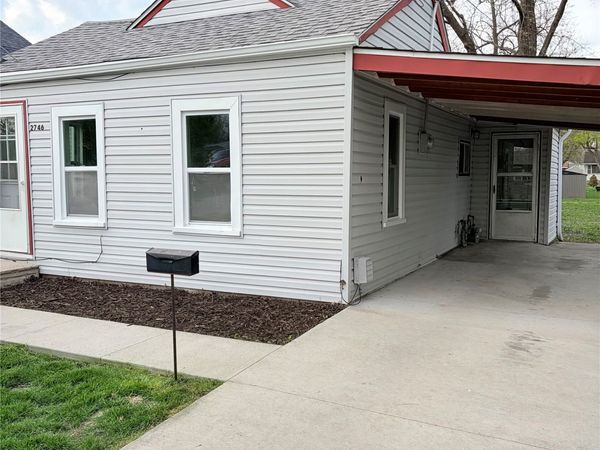 2746 Cleveland Avenue, Des Moines, IA 50317