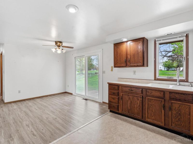 47 Lawnview Drive, Wilmington, OH 45177 Photo 8