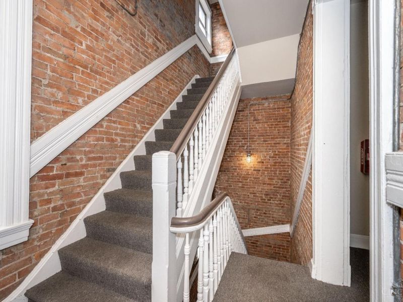 1345 Main Street, Unit 11, Cincinnati, OH 45202 Photo 2