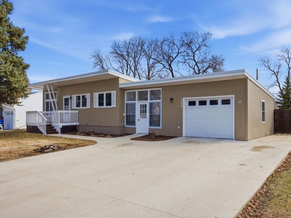 305 4th Street NE, Dilworth, MN 56529