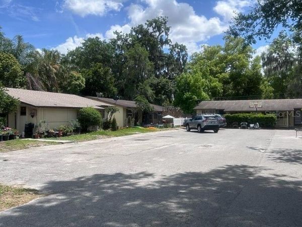 280 E 1ST STREET, APOPKA, FL 32703