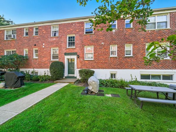 31 Fieldstone Drive, Unit D1, Hartsdale, NY 10530