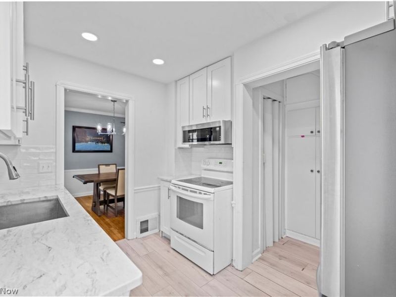 19477 Henry Road, Fairview Park, OH 44126 Photo 17