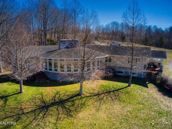 1043 Range Cemetery Rd, Allardt, TN 38504