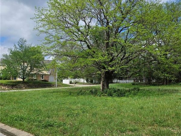 13400 E 53rd Terrace, Kansas City, MO 64133