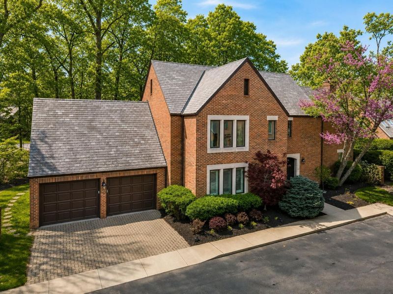 8758 Dunsinane Drive, Dublin, OH 43017 Photo 2