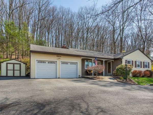 51 Pleasant Hill Rd, Roxbury, NJ 07876