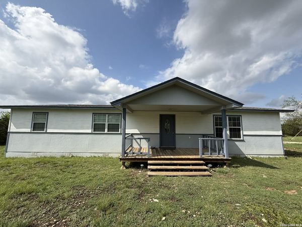 281 OAK RD, Harper, TX 78631