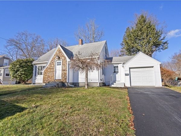 7 Lakeside Drive, Dudley, MA 01571