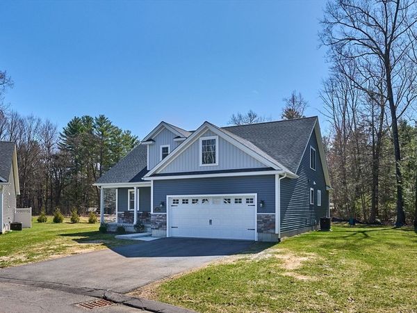 16 Steplar Crossing, Unit 16, Easthampton, MA 01027