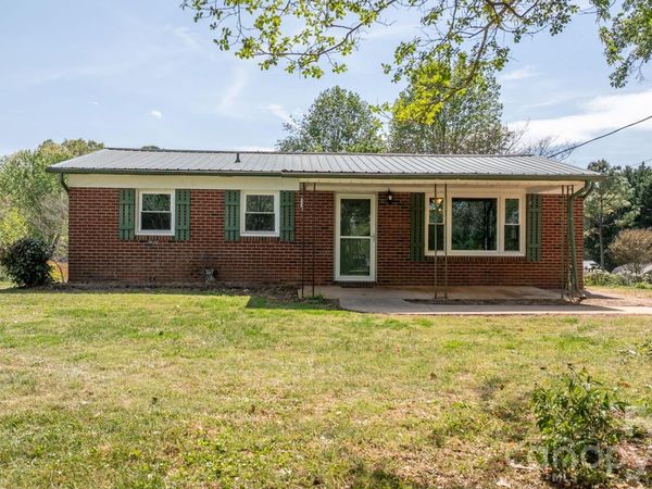 2525 Old Trenton Place, Lenoir, NC 28645