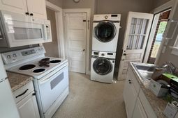 1011 Wildwood Avenue  photo 4